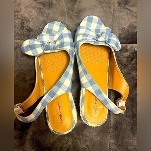 Comfort view Blue plaid heels Size 11